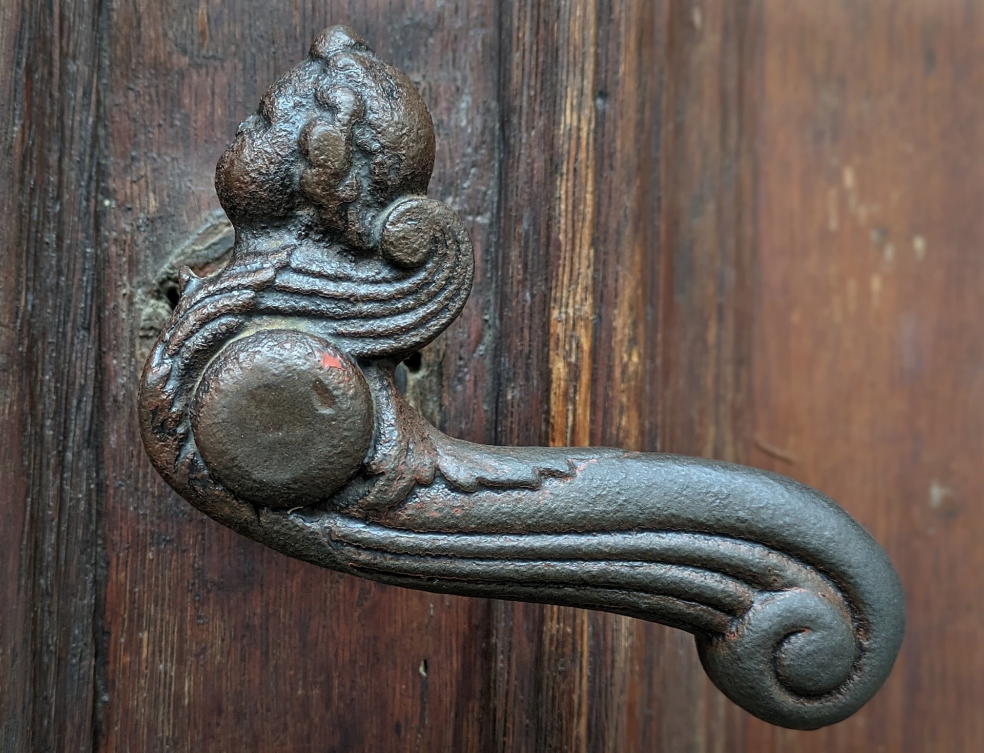 Klamka drzwi wejściowych archiwum